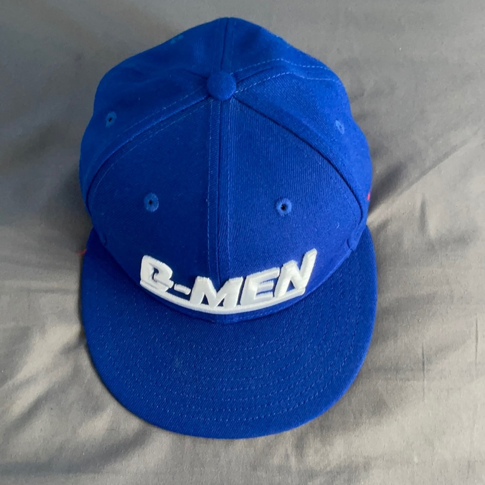 NWOT New York giants blue fitted flat rim hat